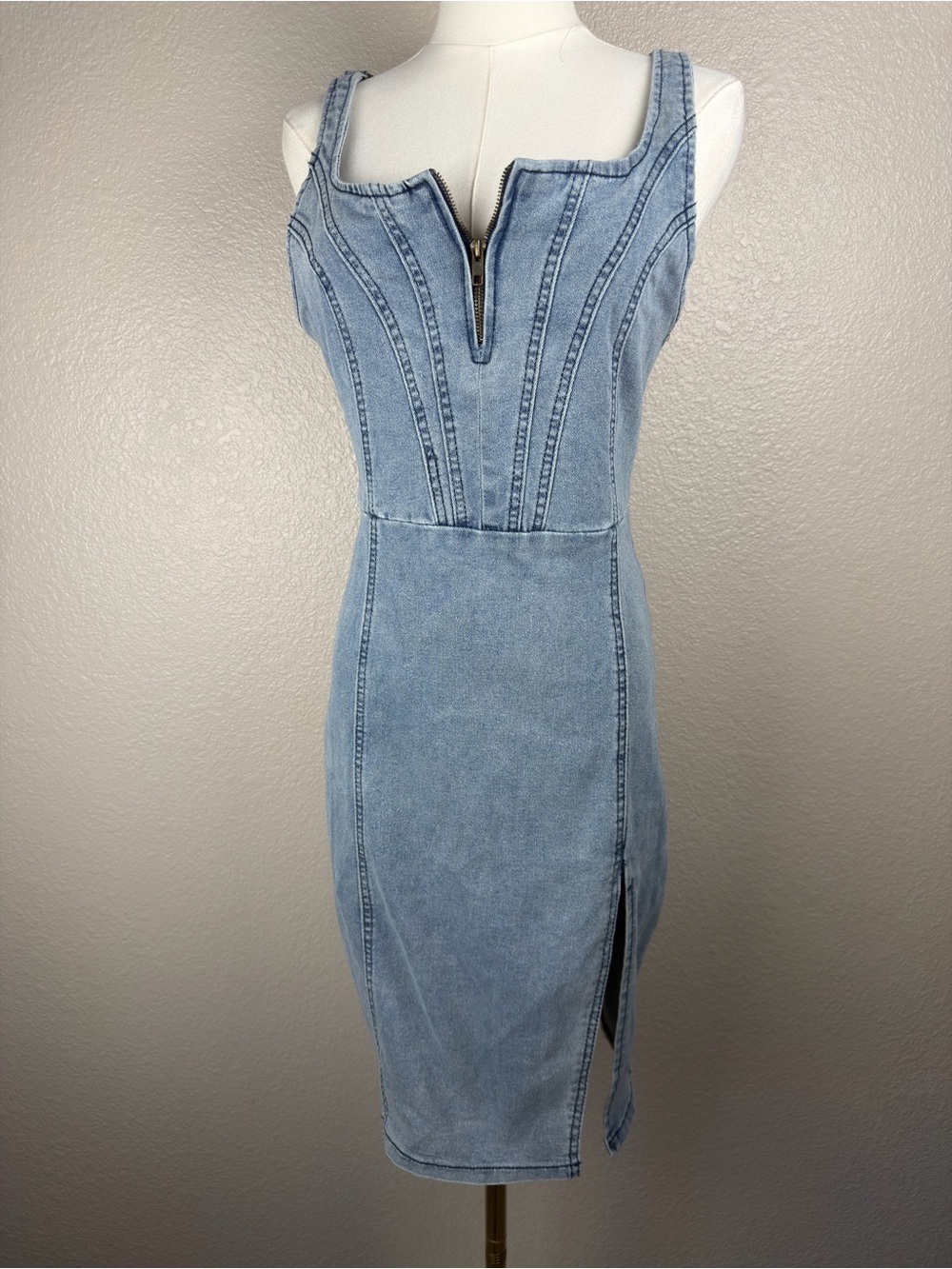 NWOT Blue Denim Midi Dress with Front Zip and Side Slit, Medium - Picture 2 of 7